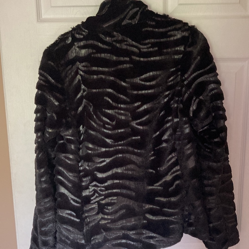 Faux Fur - Picture 2 of 3